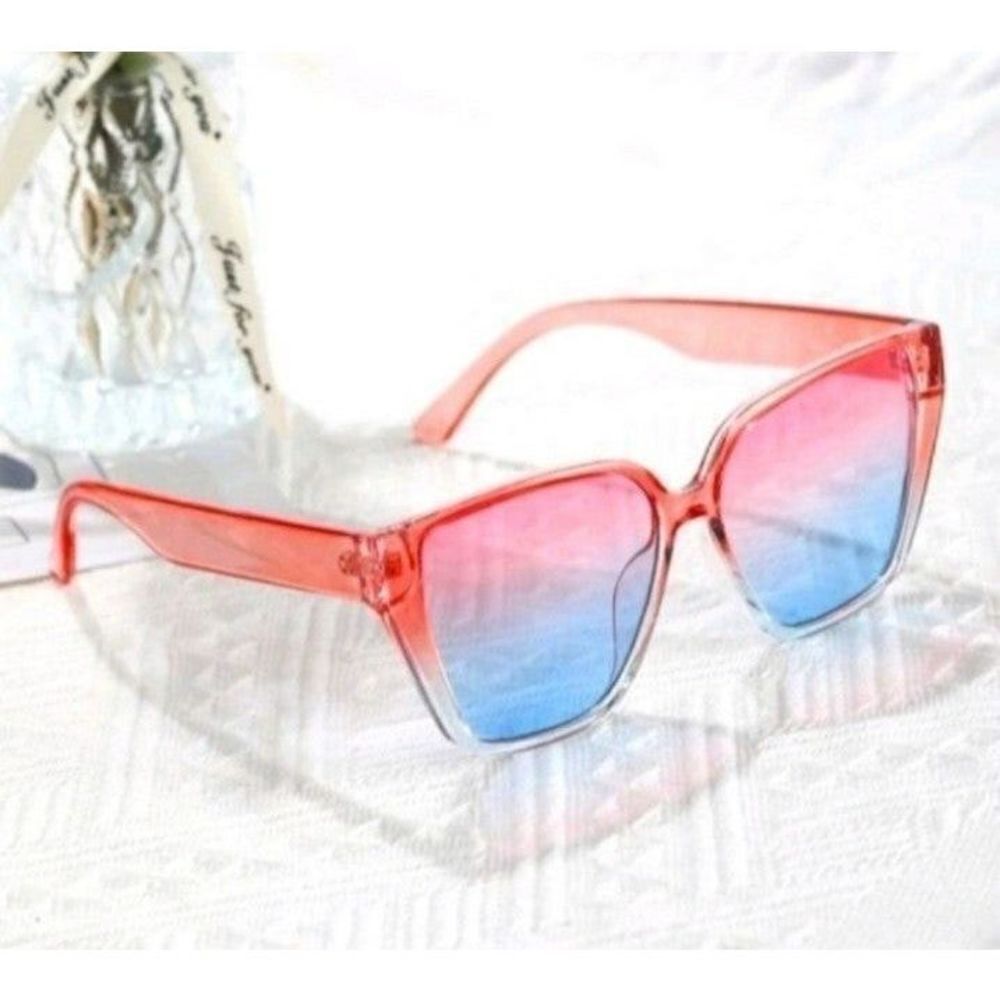 Ladies Red And Blue New Women's Retro sunglasses